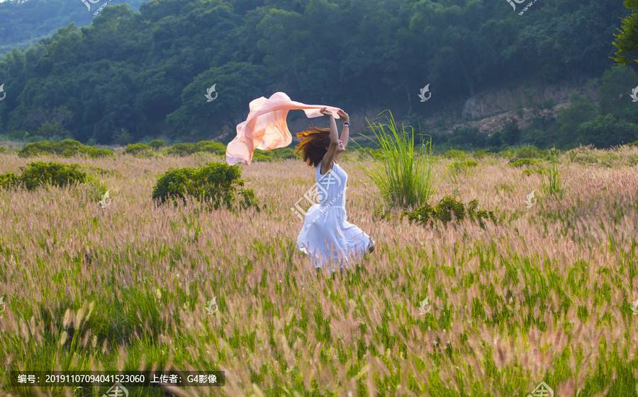 歌剧《西部女郎》再现舞台“大片”